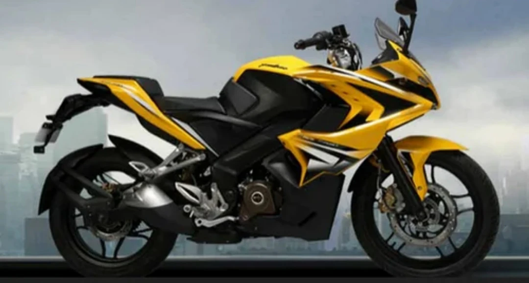 Honda का खेल खत्म करने Bajaj ने लॉन्च की अपनी नई बाइक Bajaj Pulsar RS 200 2025 जाने संपूर्ण जानकारी